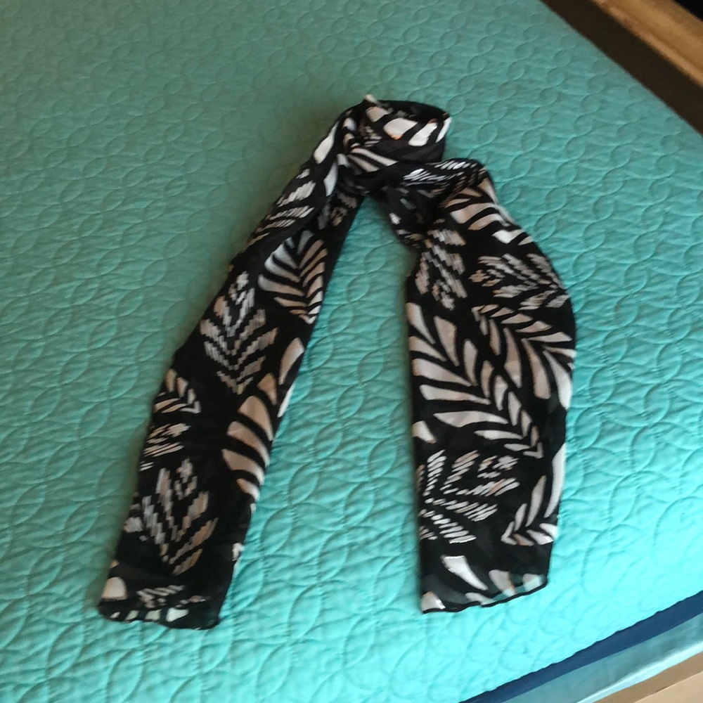 Black/Silver/White Scarf